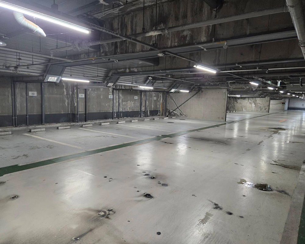 地下駐車場